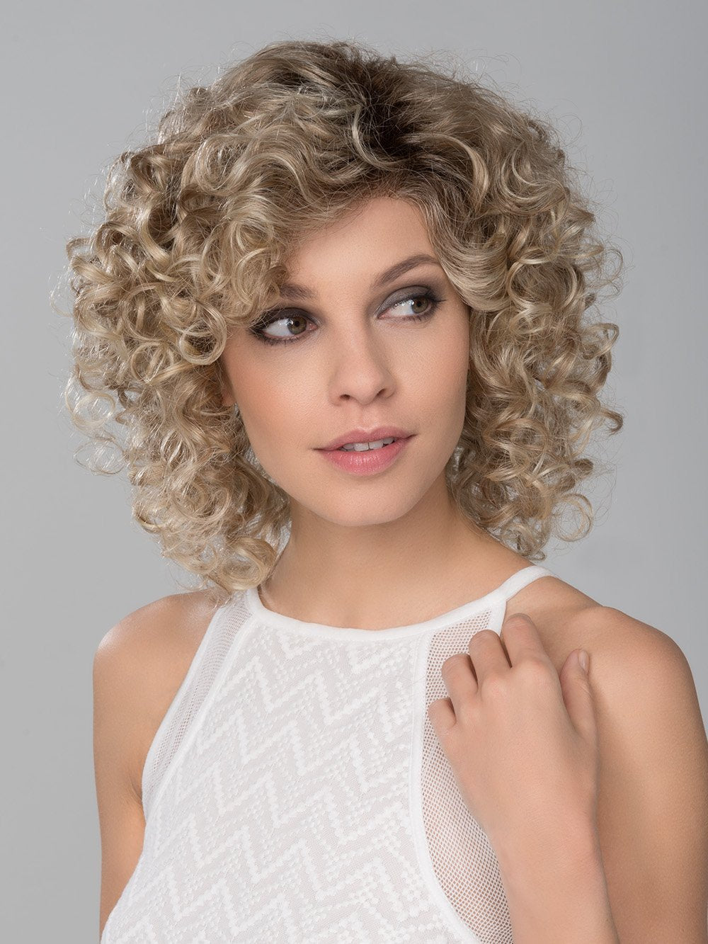 100% Human Hair Chin Length Wig Bob Natural Wigs, Caramel Rooted
